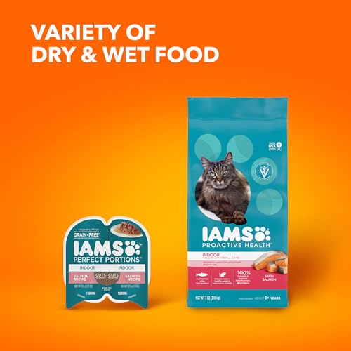 IAMS Proactive Health Indoor Weight Control & Hairball Care Adult Dry Cat Food, Chicken & Turkey Recipe, 22 lb. Bag