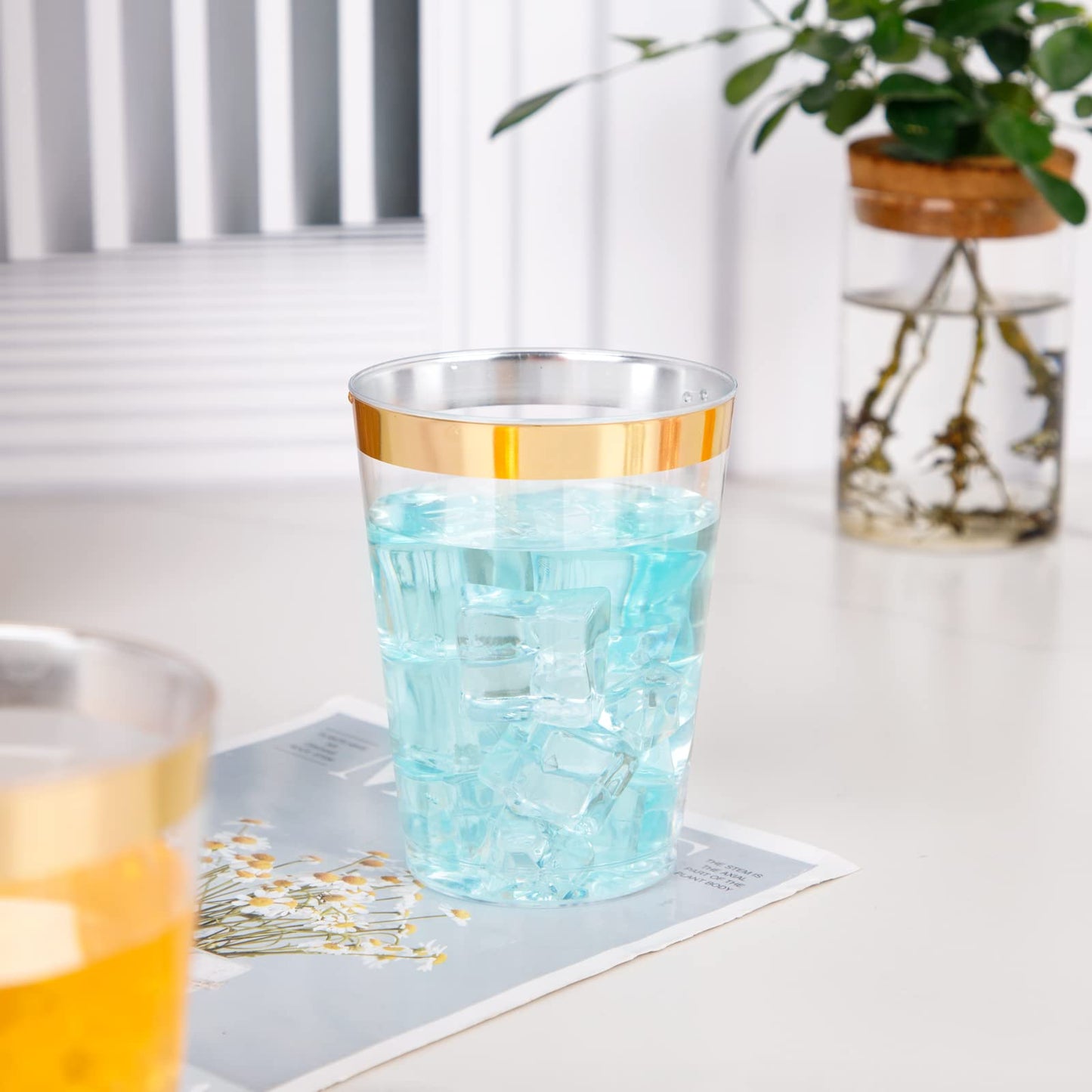 I00000 200 Pack Gold Plastic Cups, 9 Oz Elegant Clear Plastic Cups Gold Rimmed Disposable Wine Glasses Fancy Disposable Party Cups Wedding Cups Drinking Tumblers Plastic Cocktail Glasses with Gold Rim