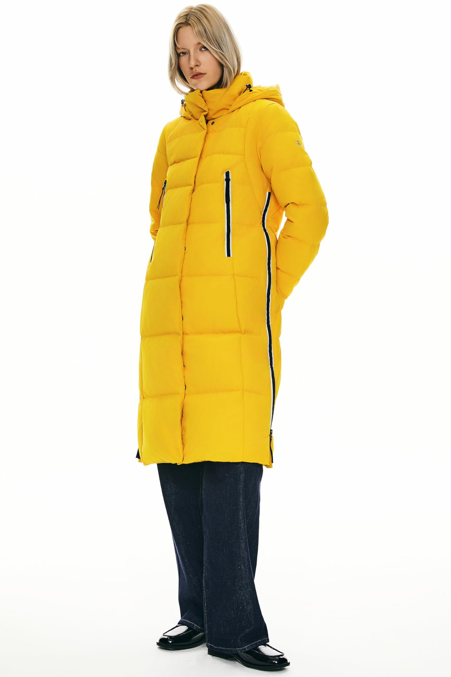 Orolay Women's Thickened Long Down Jacket Winter Down Coat Hooded Puffer Jacket with Side Zipper