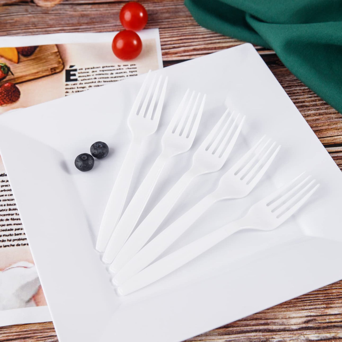 Liacere 360PCS Clear Plastic Knives Disposable - Heavy DutyBPA-Free - Heat Resistant, Solid and Durable Disposable Knives Bulk, Premium Plastic Knives Heavy Duty for Party Supply