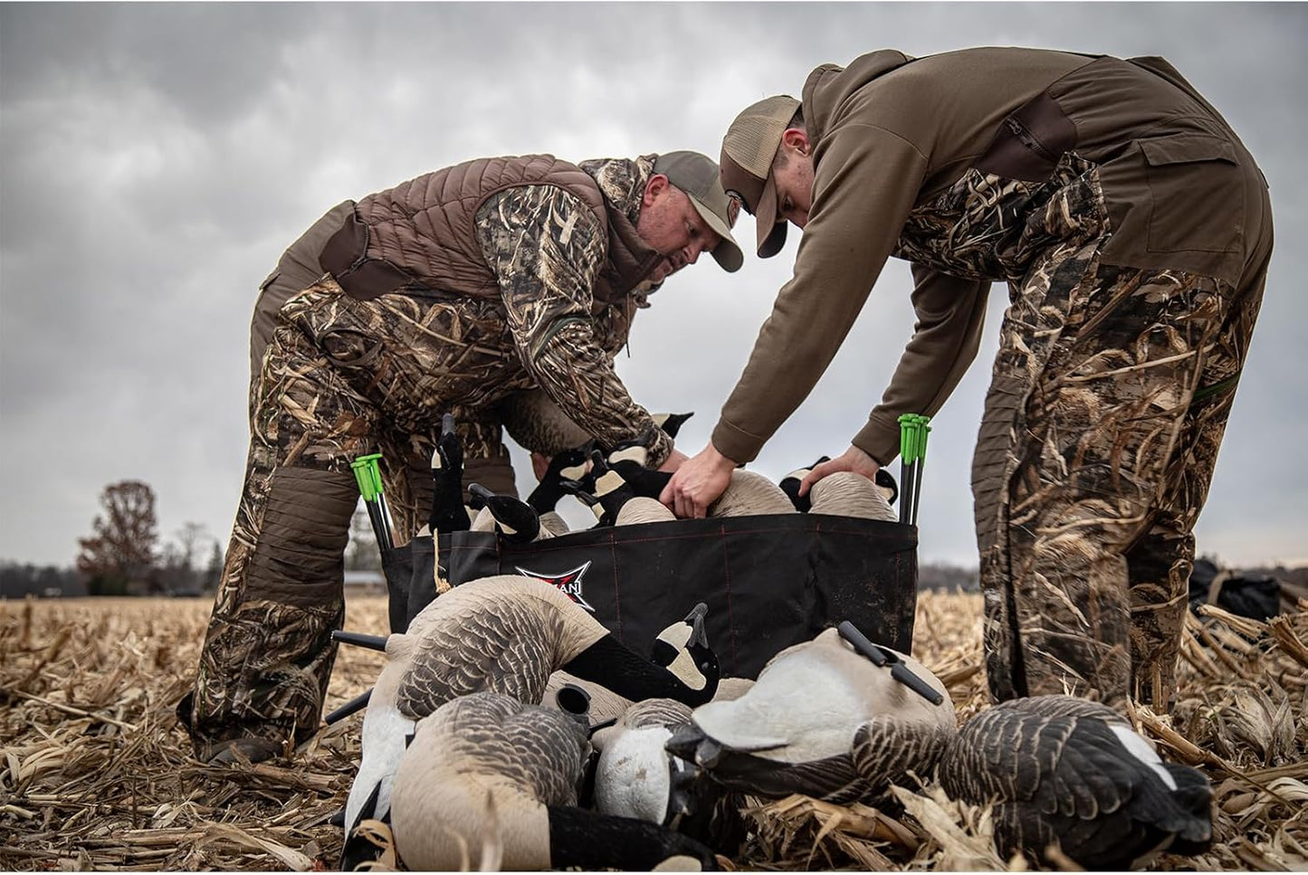 Avian X AXP Lessers Outfitter Pack, 12 Full Body Canada Goose Decoys, Oversized, Flocked Heads, 12 Stakes, Incudes 12-Slot Bag