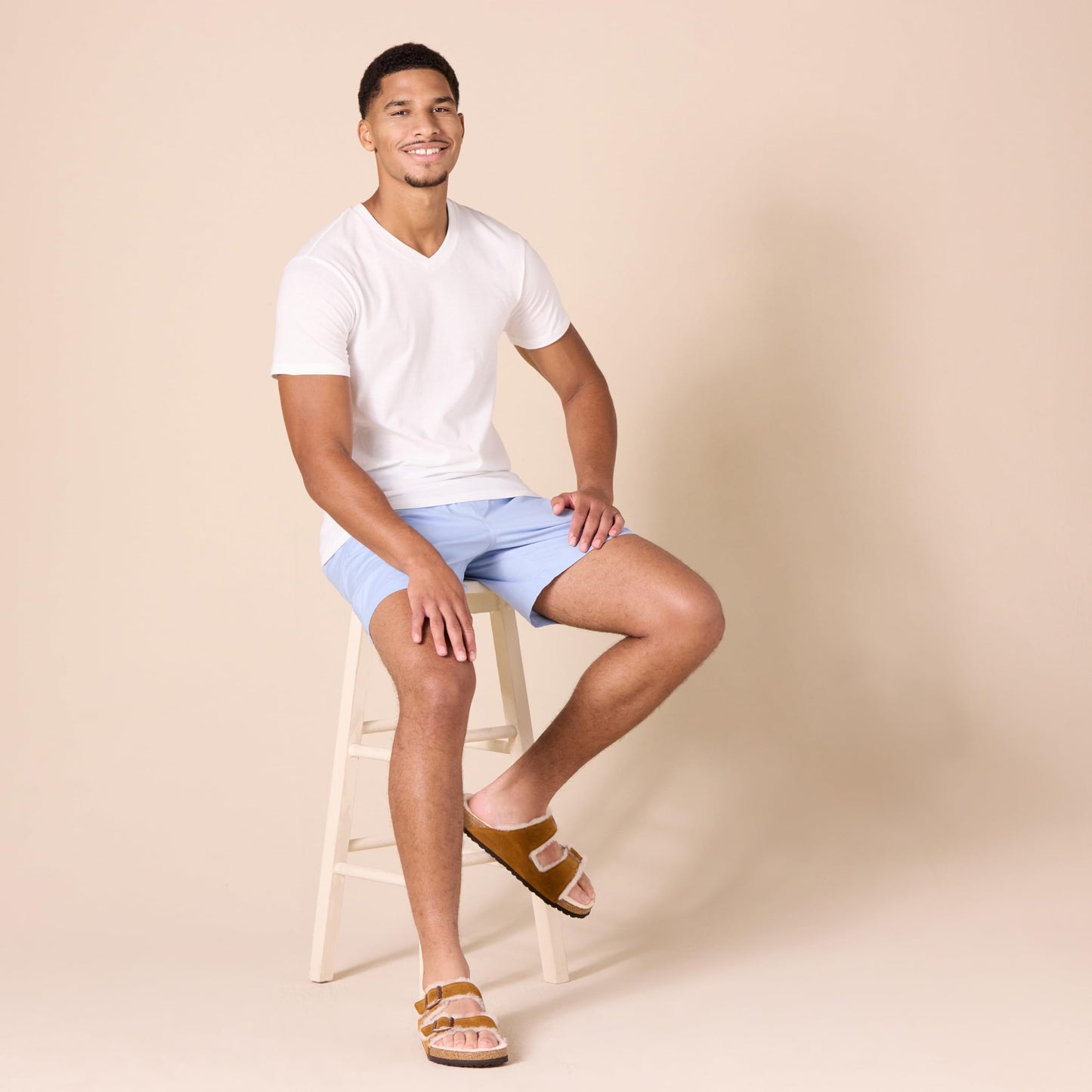 Amazon Essentials Men's V-Neck Undershirt, Breathable Cotton, Pack of 6