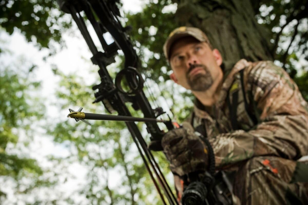 Bowhunting Xtreme Series Mechanical Broadheads, 2 Blade, 100 Grain 2.3 Inch Cutting Diameter, 3 Pack