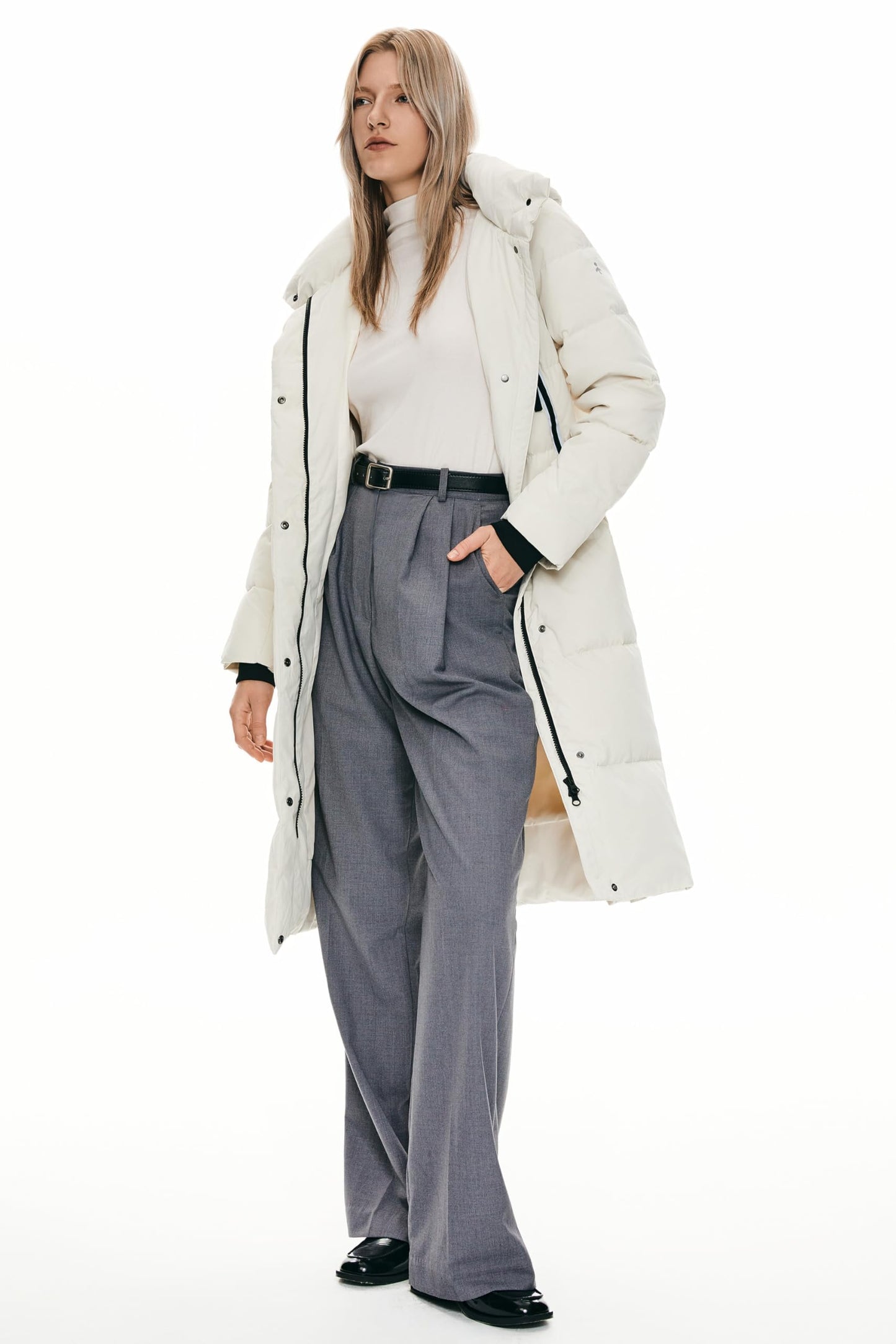 Orolay Women's Thickened Long Down Jacket Winter Down Coat Hooded Puffer Jacket with Side Zipper