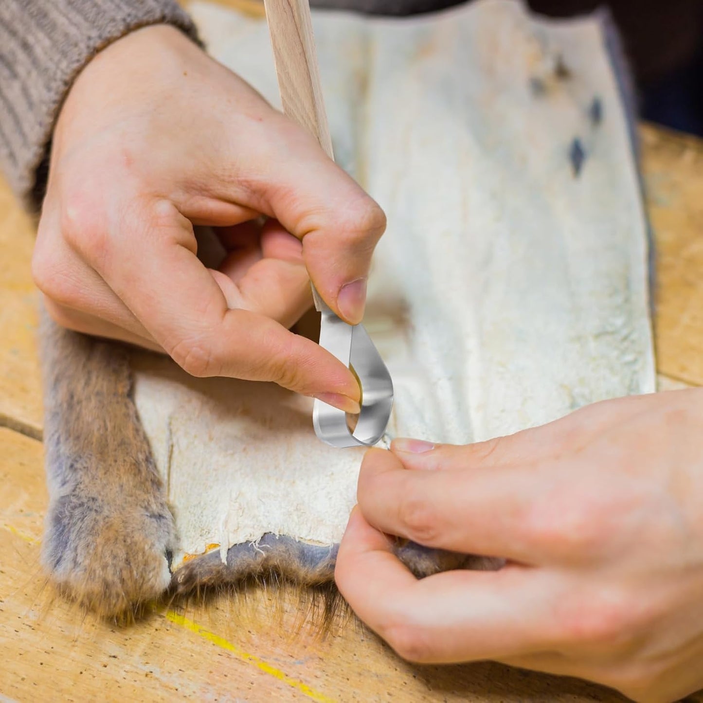 1 Pack Hide Scraper Fleshing Tool Fleshing Knife Taxidermy Tools Stainless Steel Hide Tanning Kit for Taxidermy Supplies Leather Making Tools Skinning Fur Handling