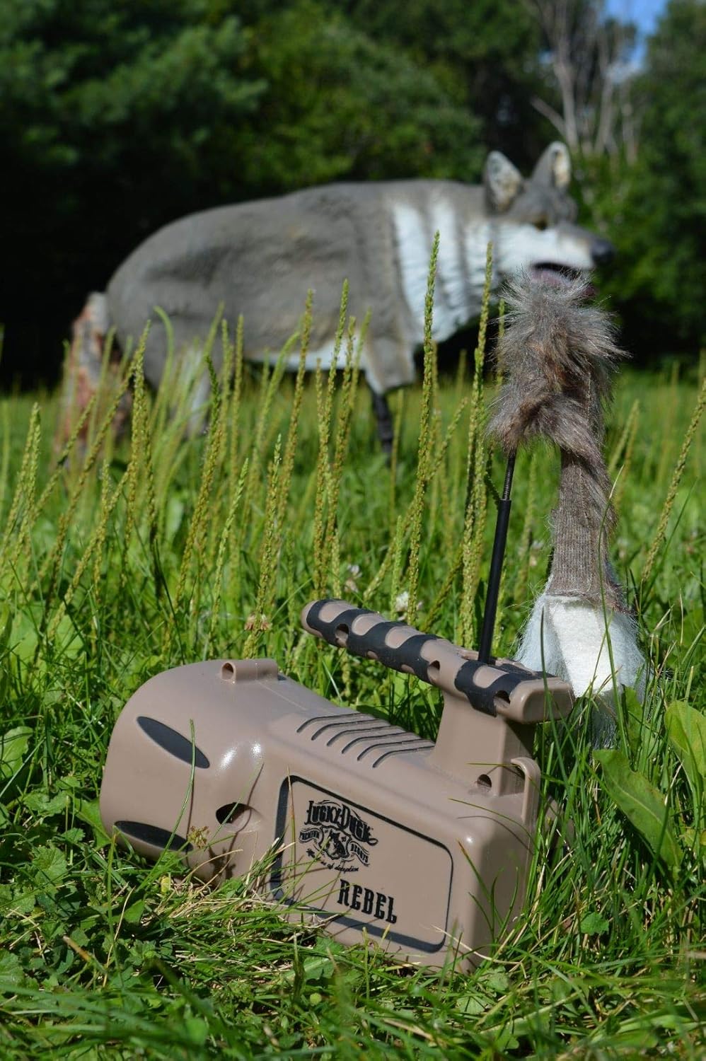 Lucky Duck The Rebel – Electronic Predator Call and Decoy Combo, Coyote and Predator Caller