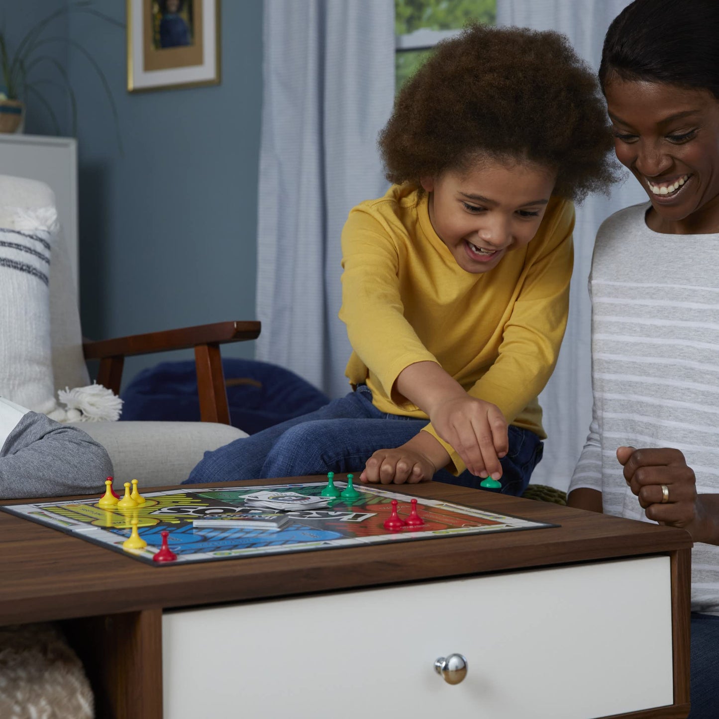 Sorry! Kids Board Game, Family Board Games for Kids and Adults, 2 to 4 Players, Family Games, Kids Games, Ages 6 and Up