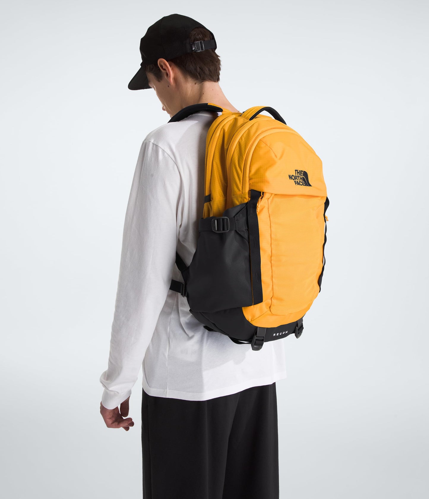 THE NORTH FACE Recon Everyday Laptop Backpack | Daypack with Water Repellent Finish, 16" Laptop Sleeve, 2 Water Bottle Pockets, TNF Black/TNF Black-NPF, One Size