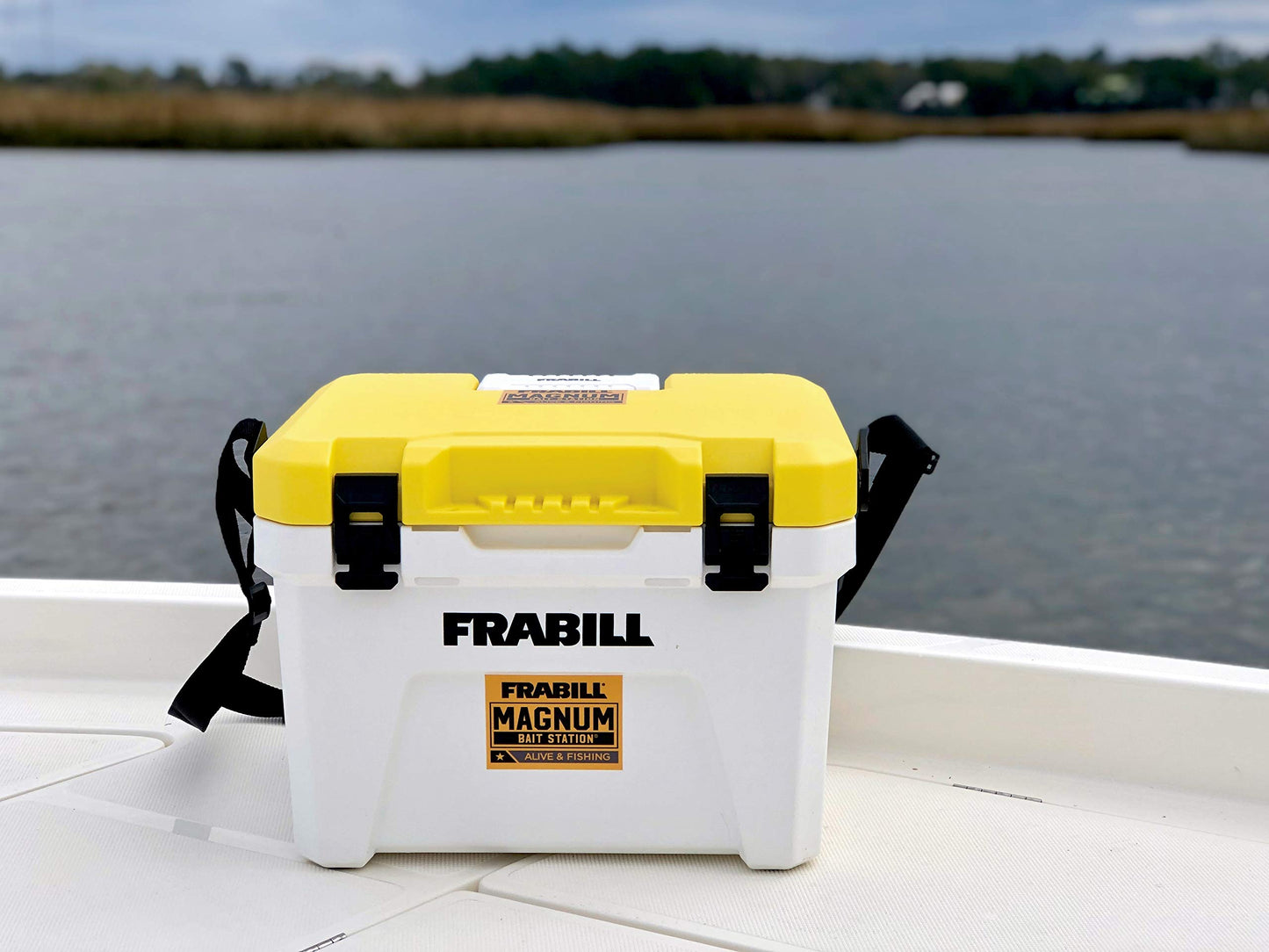 Frabill Magnum Bait Station 13 Quart Live Bait Well, White and Yellow