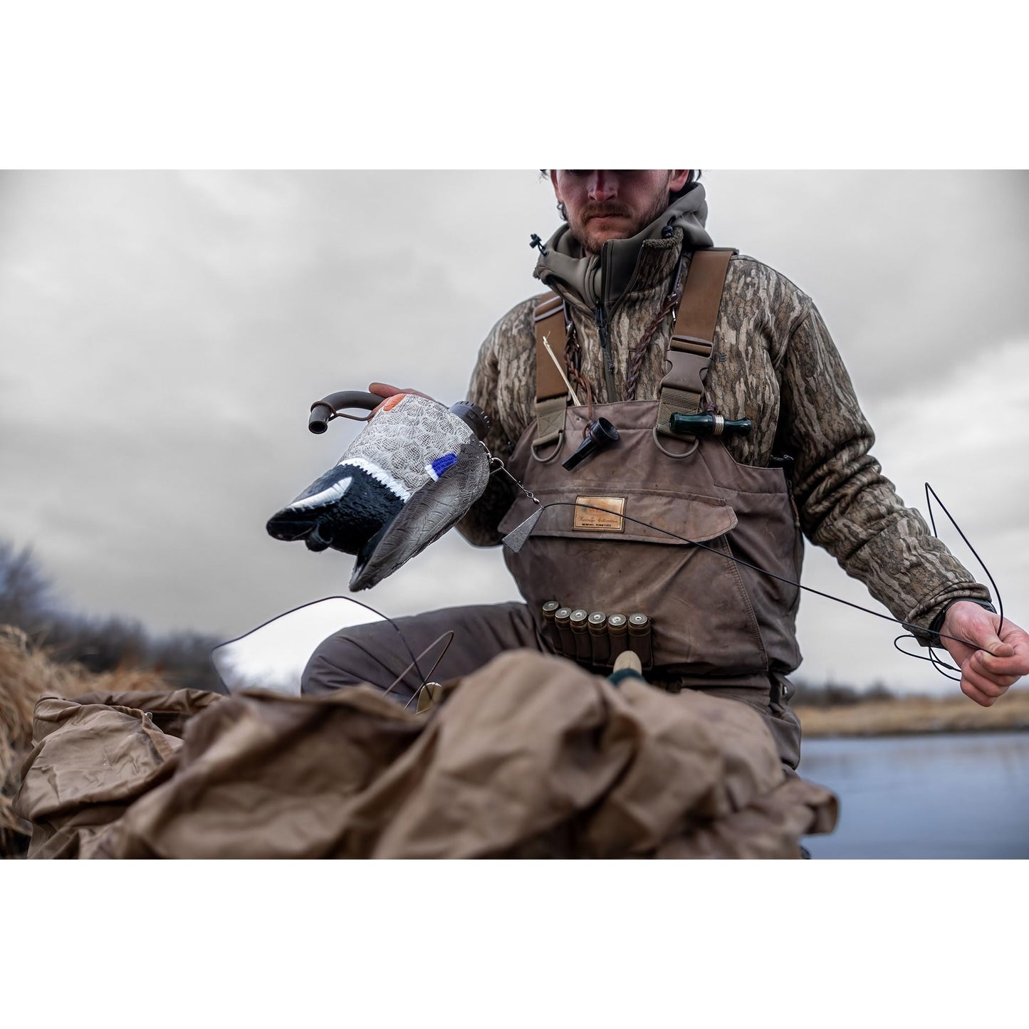 Higdon Outdoors Pulastor PRO | Motion Waterfowl Decoy | Compatible in Fresh Salt and Brackish Water | Spraying Rocking and Feeding Motion
