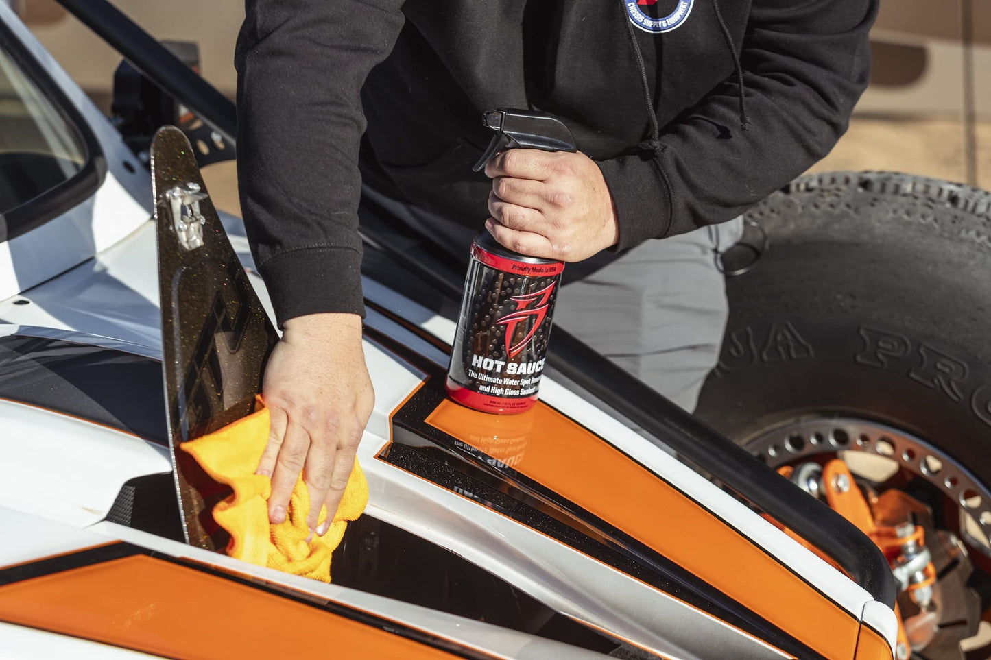 Boat Bling Hot Sauce Premium Hard Water Spot Remover w/High-Gloss Wax Sealants, 32 oz.