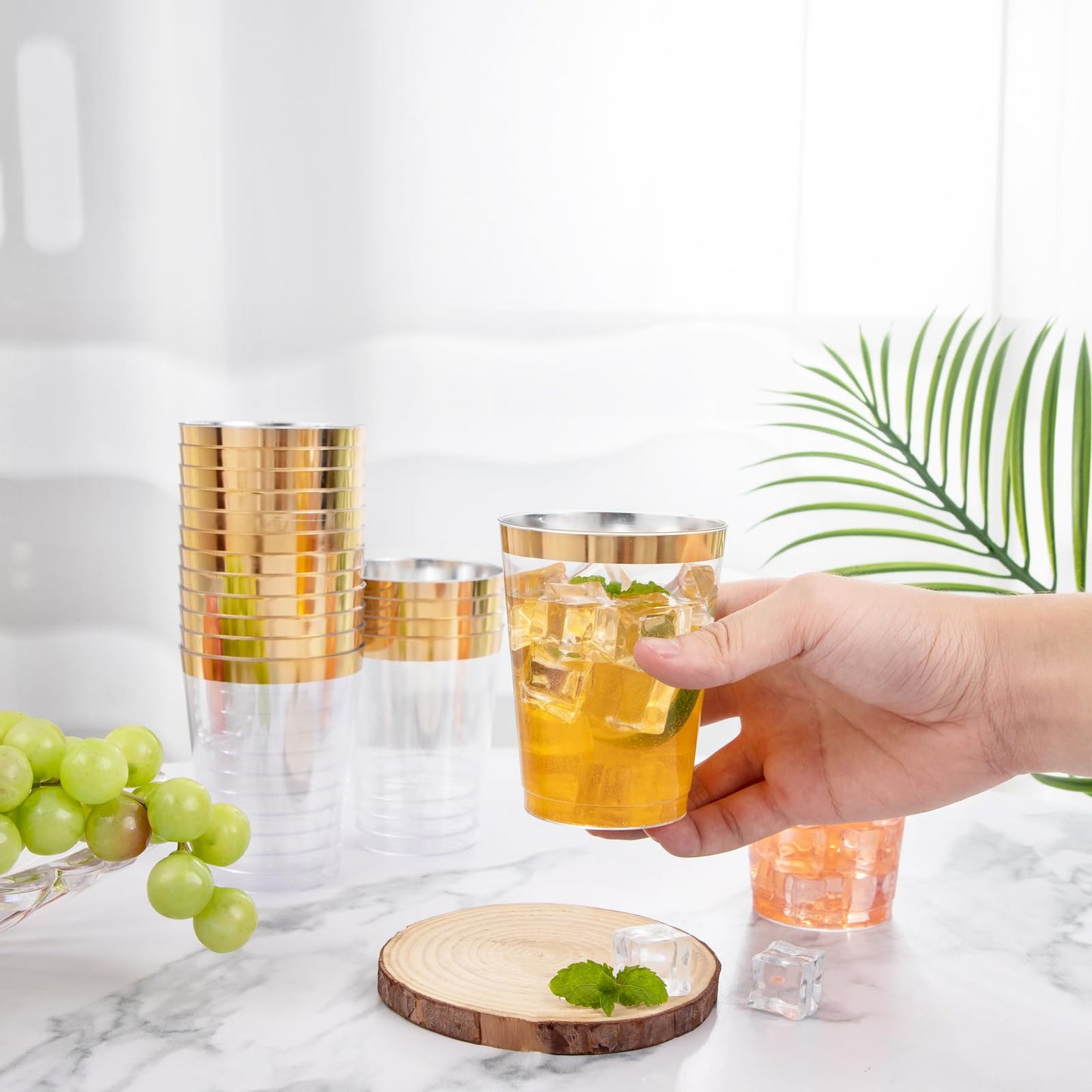 I00000 200 Pack Gold Plastic Cups, 9 Oz Elegant Clear Plastic Cups Gold Rimmed Disposable Wine Glasses Fancy Disposable Party Cups Wedding Cups Drinking Tumblers Plastic Cocktail Glasses with Gold Rim