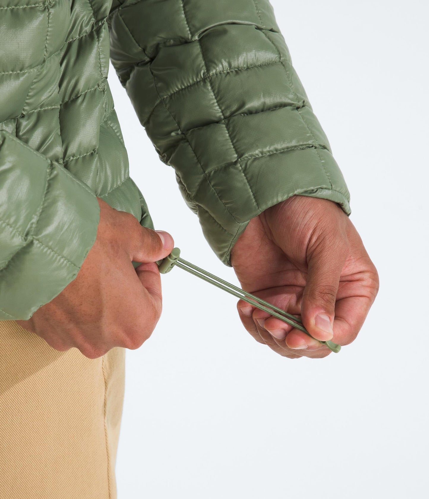 THE NORTH FACE Men's Thermoball Hooded Jacket | Lightweight, Wind & Water Resistant Fabric, Synthetic Insulation
