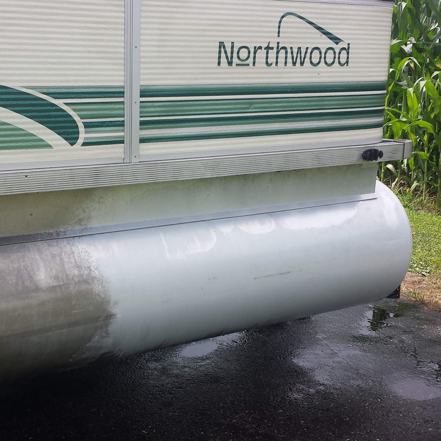 STAR BRITE Ultimate Aluminum Cleaner & Restorer - Aluminum Boat Cleaner - Perfect for Pontoon Boats, Jon Boats & Canoes (NO SPRAYER) - 64 OZ (087762)