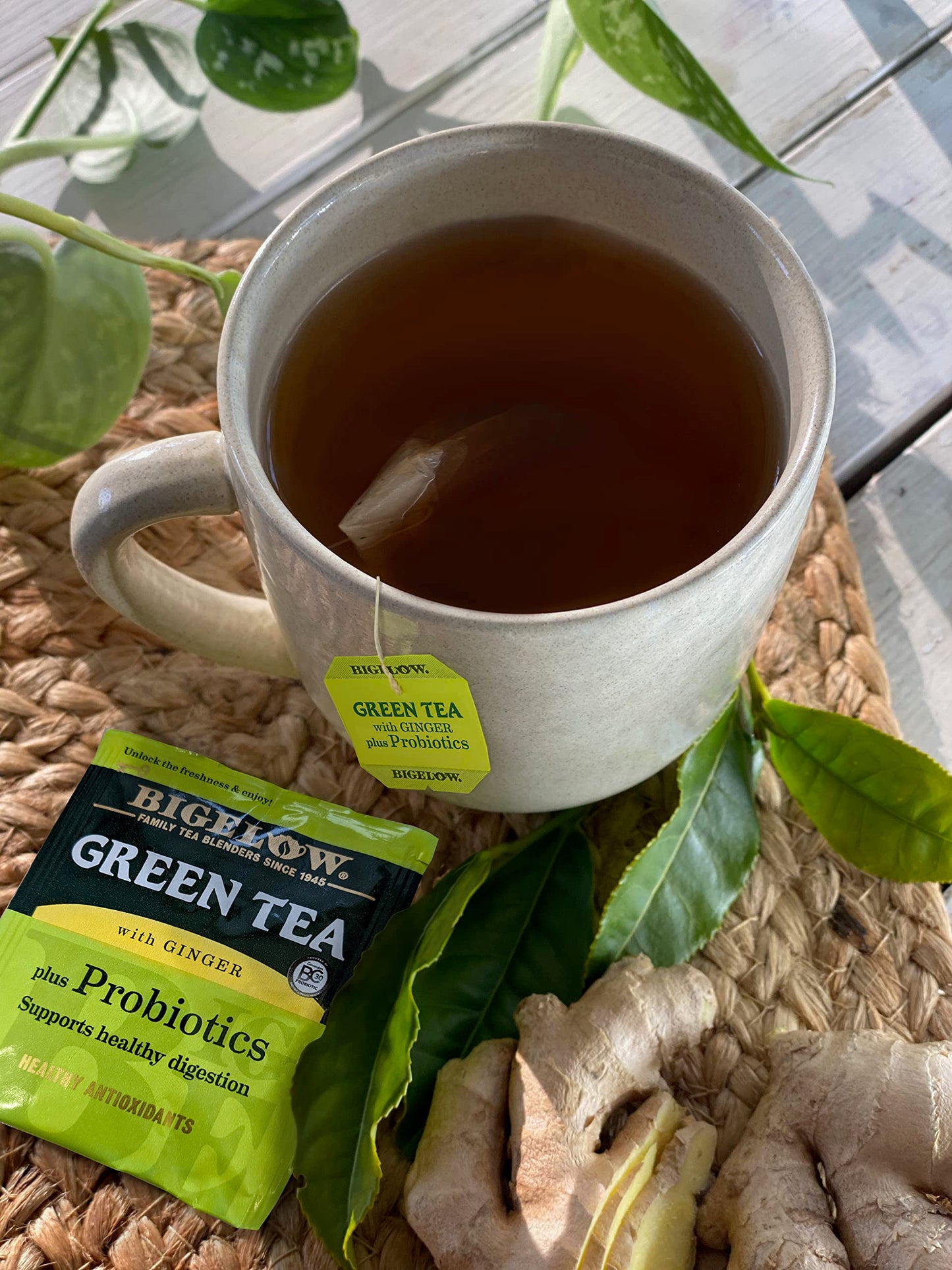 Bigelow Tea Green Tea Variety Pack, Classic Green Tea, Lemon, Pomegranate, Mint, Peach and Constant Comment Flavors, 20 Count Box (Pack of 6), 120 Total Tea Bags