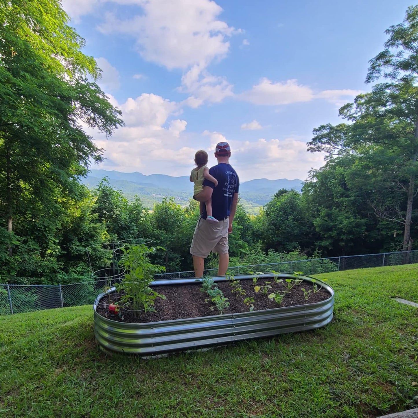 Rakukiri Raised Garden Bed Galvanized Planter Box Outdoor, 5ft Oval Large Rot-Resistant Metal Garden Bed Planter for Vegetables Flower Herb (Silver)