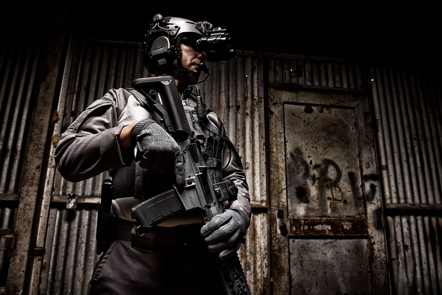 Mechanix Wear: The Original Covert Tactical Work Gloves with Secure Fit, Flexible Grip for Multi-Purpose Use, Durable Touchscreen Safety Gloves for Men (Black, Small)