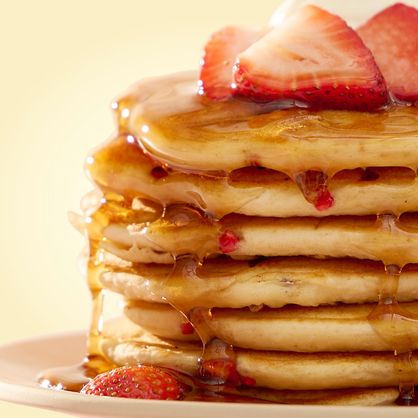 Bob's Red Mill White Chocolate & Strawberry Pancake Mix, 20oz (Pack of 4) - Just Add Water, Makes 32-40 Pancakes per Bag
