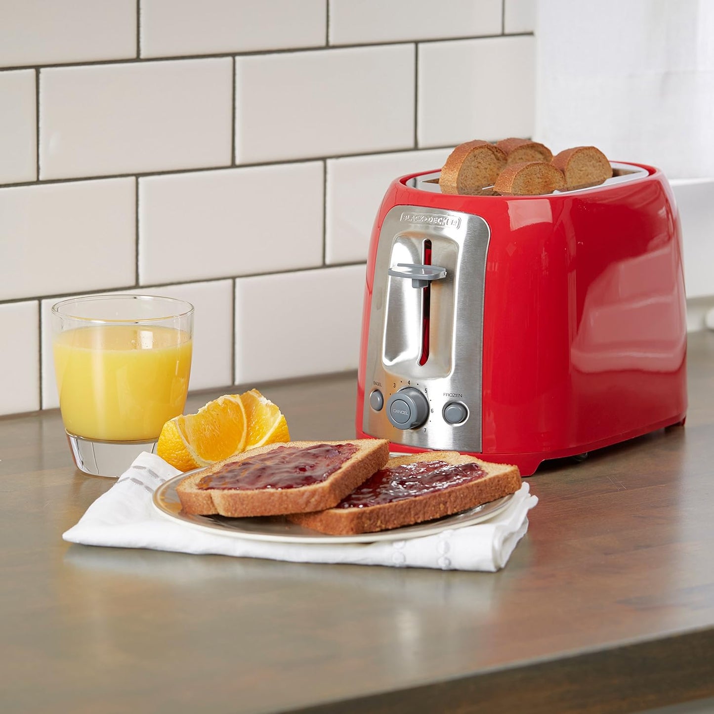 BLACK+DECKER 4-Slice Toaster, Extra Wide Slots, 7 Shade Settings, 1400 Watts, Frozen and Bagel Buttons, Toast Shade Selector, Extra Lift