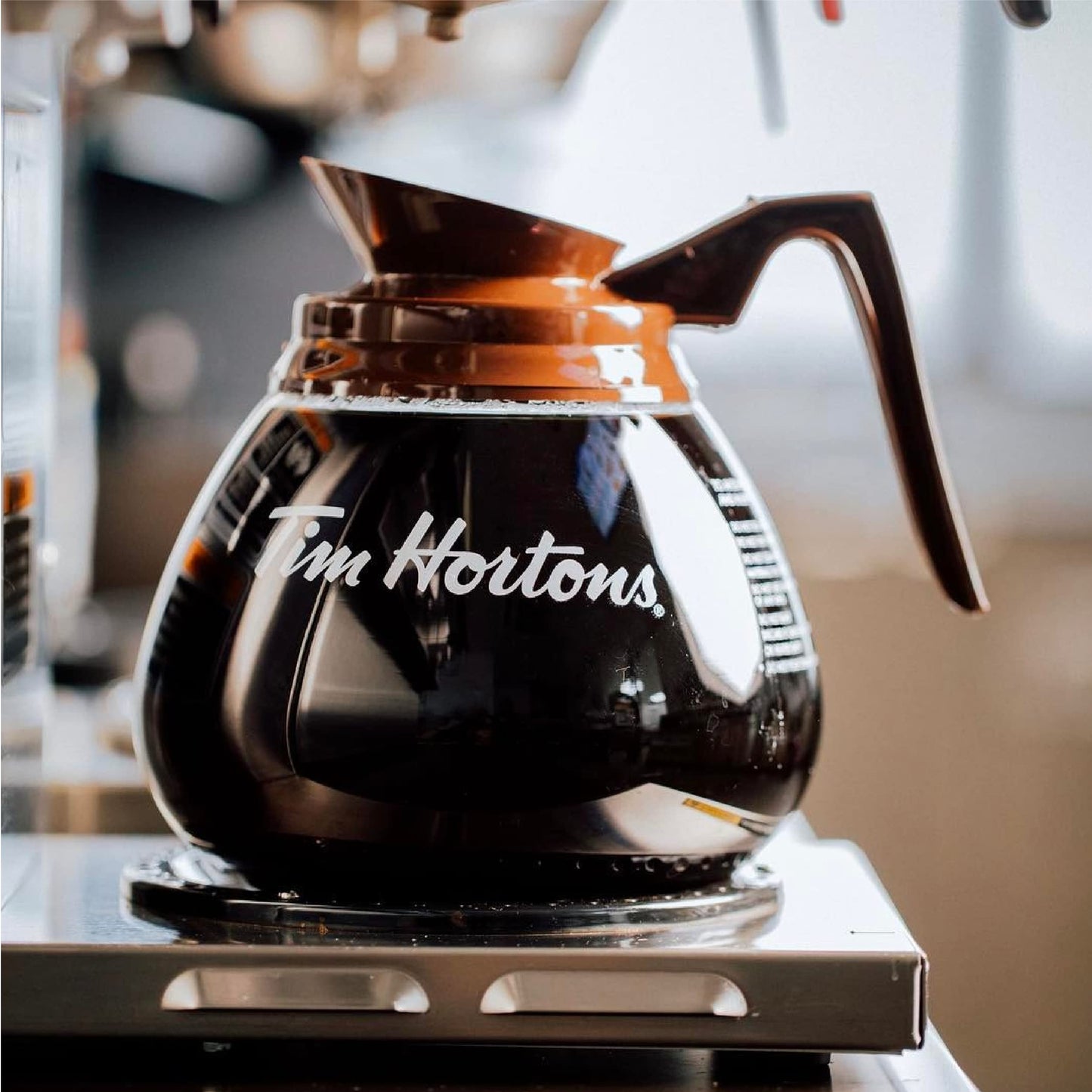 Tim Hortons Original Blend, Medium Roast Ground Coffee, Canada’s Favorite Coffee, Made with 100% Arabica Beans, 48 Ounce Canister