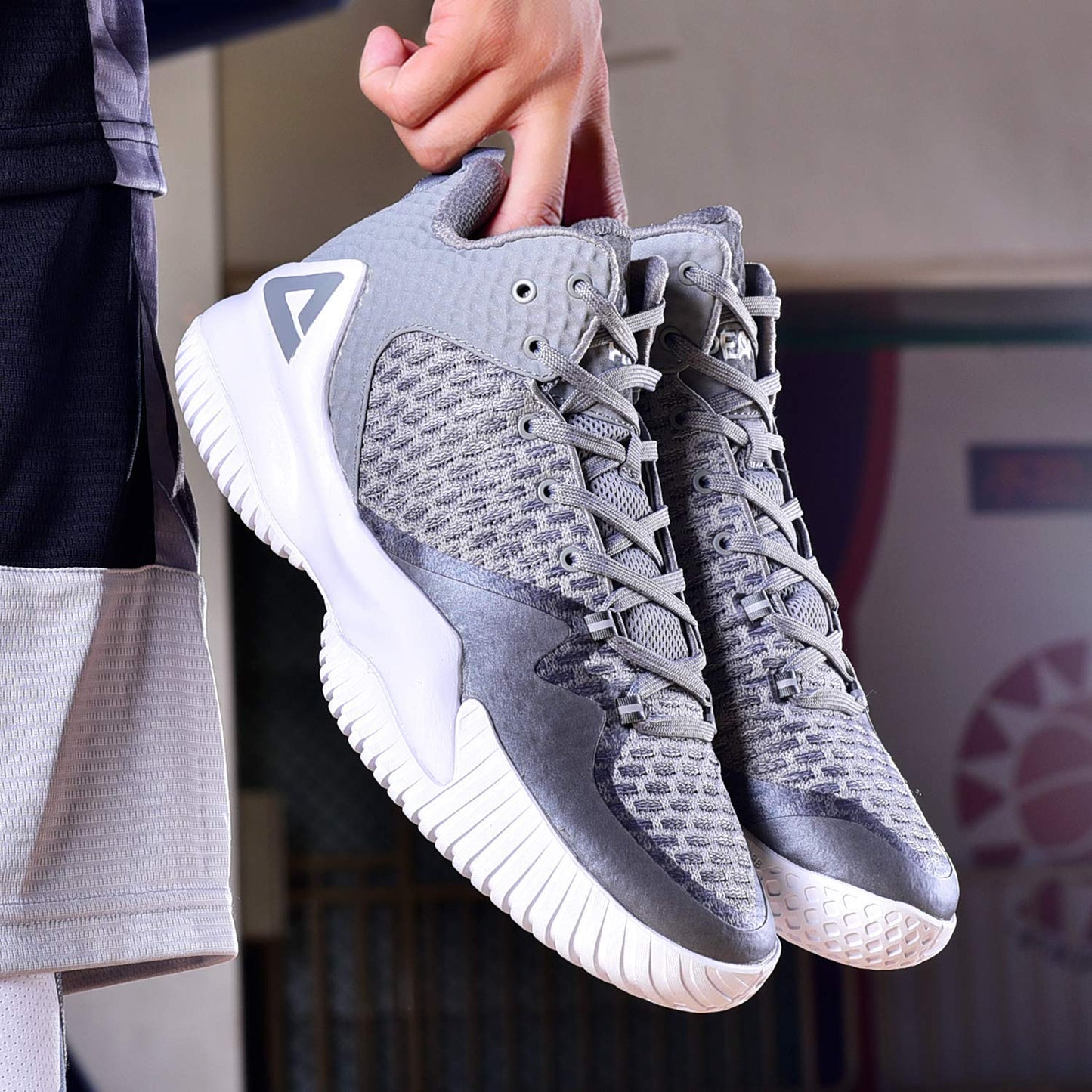 PEAK High Top Mens Basketball Shoes Streetball Master Breathable Non Slip Outdoor Sneakers Cushioning Workout Shoes for Fitness