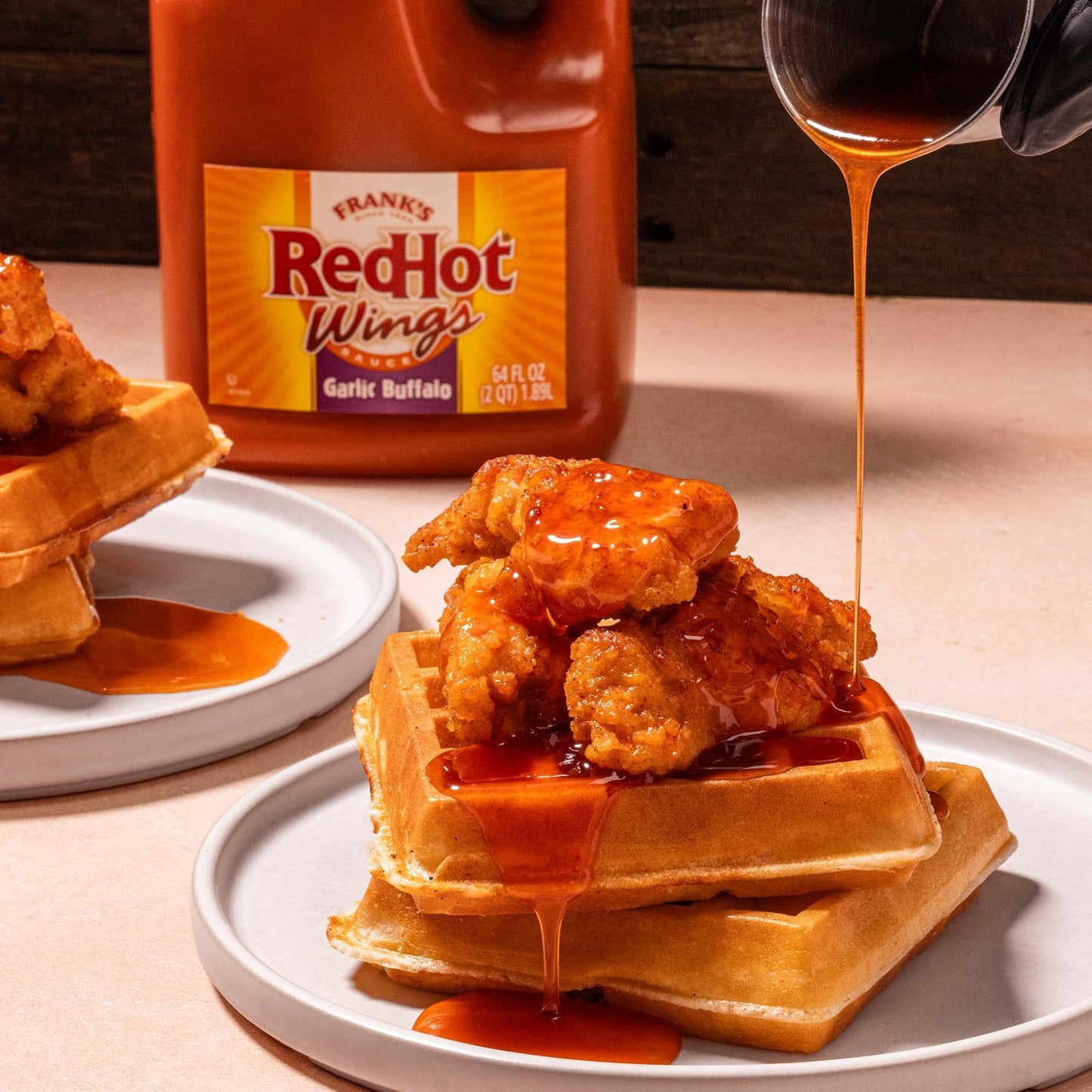 Frank's RedHot Garlic Buffalo Wings Sauce, 0.5 gal
