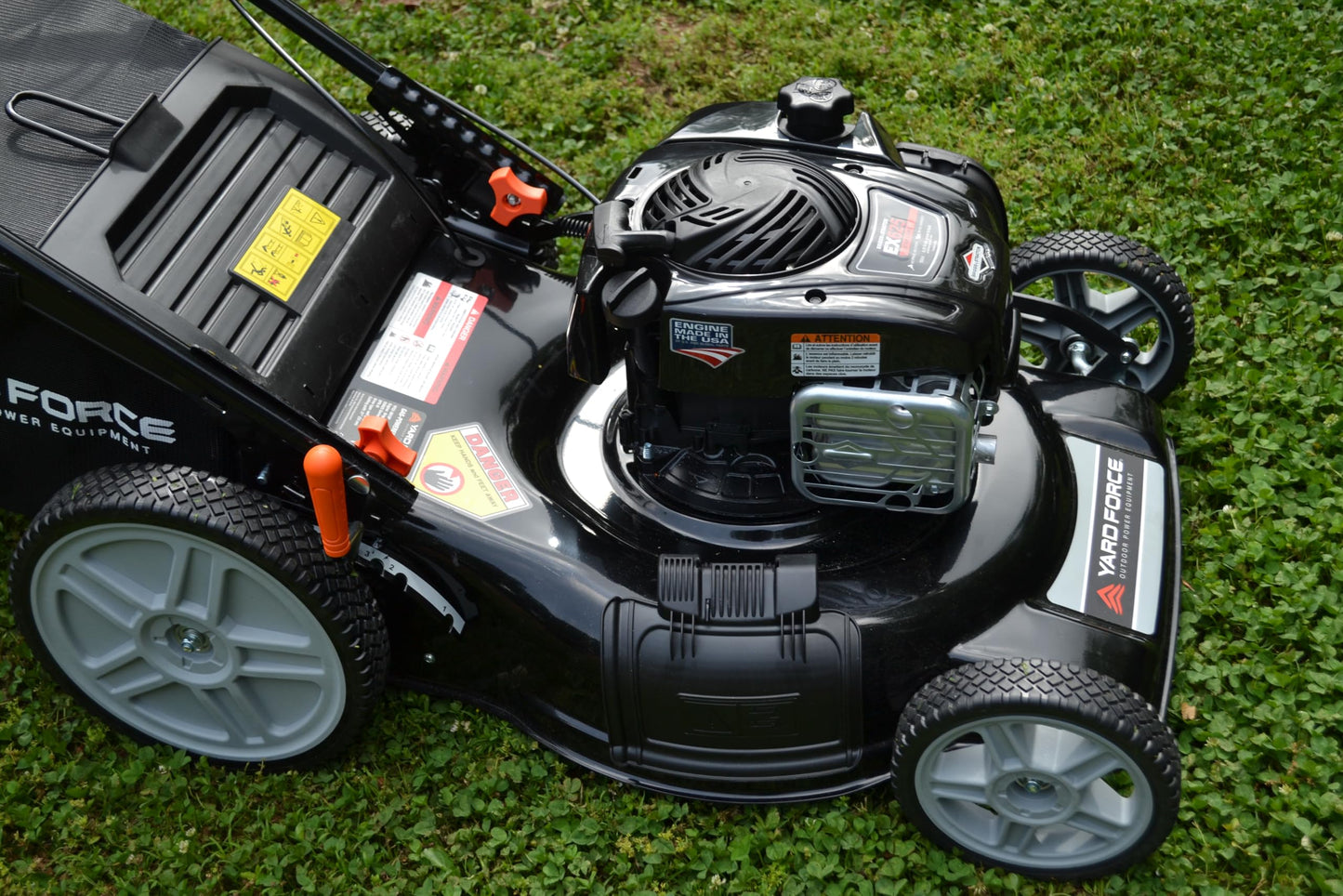 Yard Force Self Propelled Lawn Mower Briggs & Stratton 150cc Gas Engine 22-inch Steel Deck 3-in-1 Mulch, Bag, Side Discharge, 12-inch High Rear Wheels
