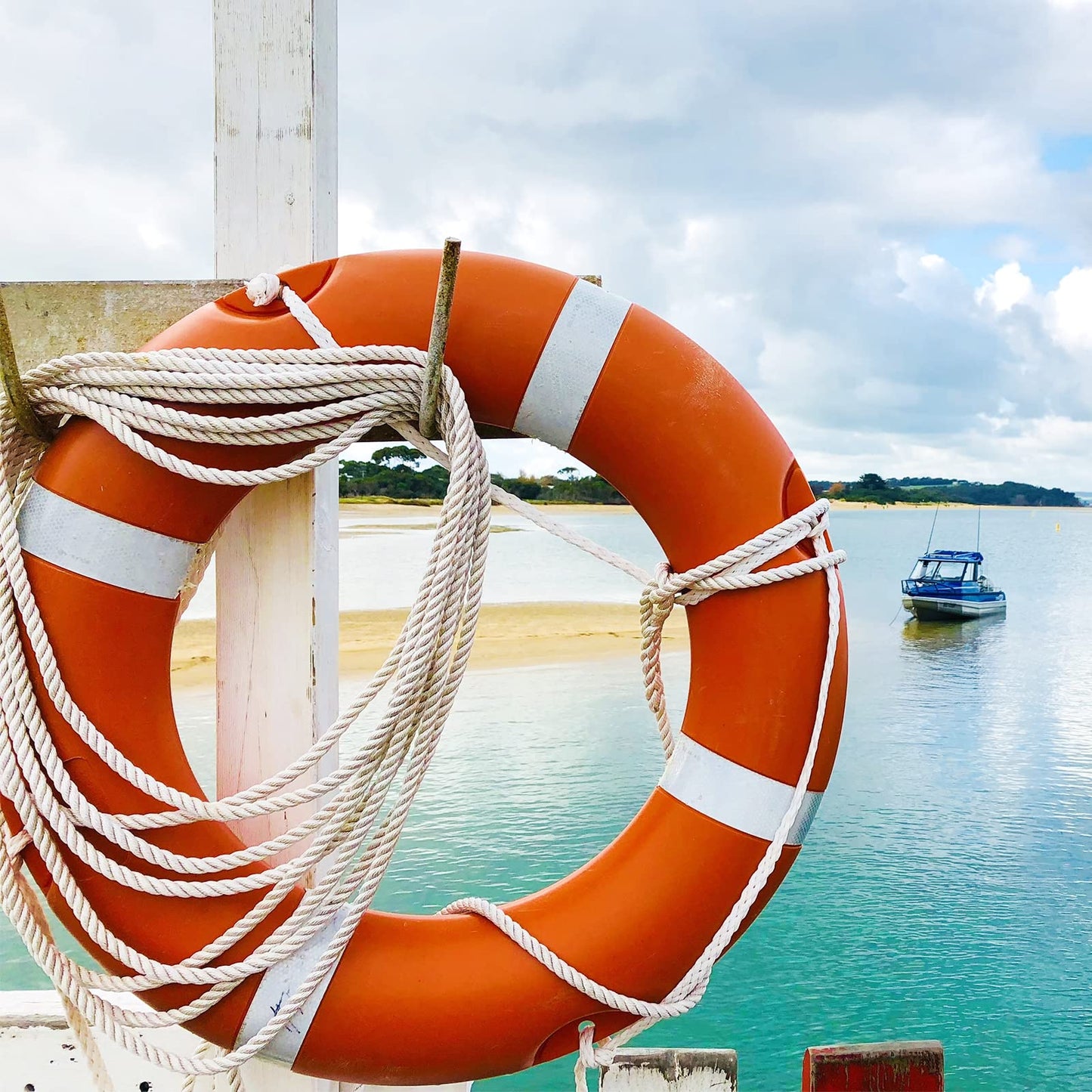 28 inch/23 inch Boat Safety Throw Ring with Water Floating Lifesaving Rope 98.4FT Set, 2.5/1.5 KG International Standard Throw Ring, Outdoor Professional Throwing Ring Rope Rescue Lifeguard Lifesaving