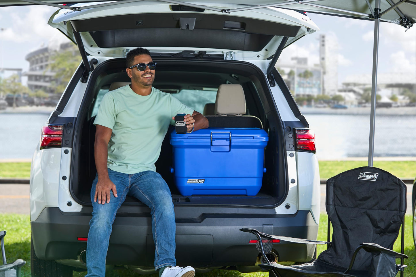 Coleman Pro 25qt Ultra-Light Premium Hard Cooler, Extra-Thick Insulation Keeps Ice up to 3 Days, 36-Can Capacity