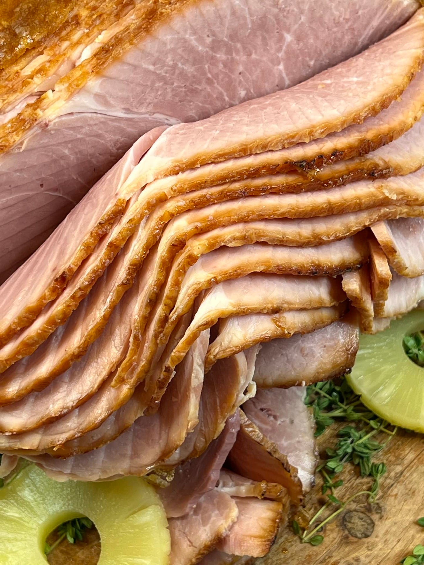 HOLIDAY HAM CO. Holiday Honey Glazed Spiral Sliced Gourmet Ham. 8.5-9.5 pounds. Serves 14-16.