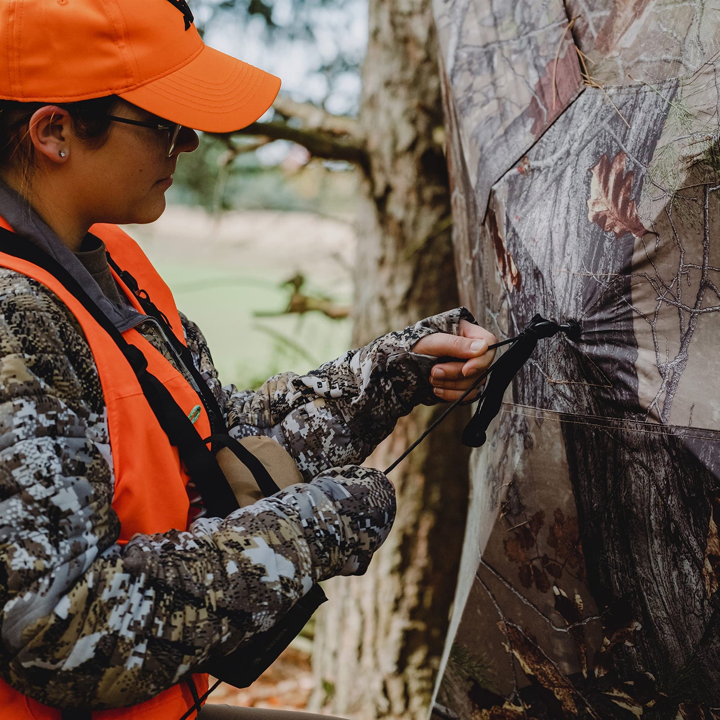 Barronett Blinds Radar Portable Hunting Blind, Pop-Up Hub Blind, Zipperless Windows, Lightweight, 2-Person, 67" x 71" x 71"