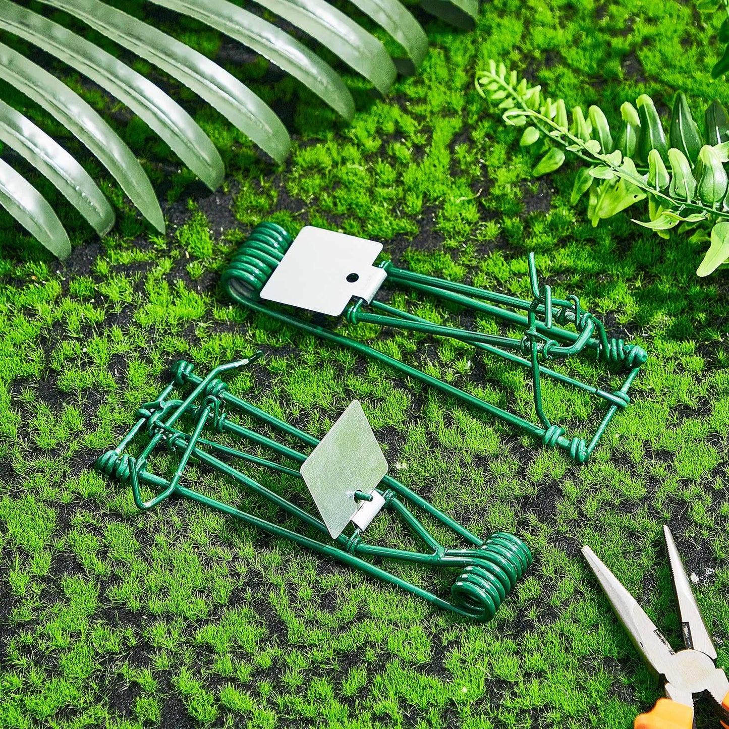 Qualirey 2 Pcs Outdoor Gopher Trap Easy Set Mole Trap Weather Resistant Gopher Killer Vole Killer for Lawn Garden Farm (Black)