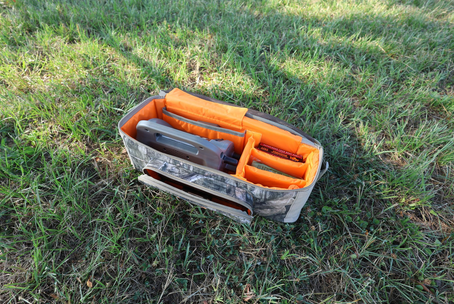 MOJO Triple Threat Predator Decoy & E-Caller – Complete Hunting System with 80 Sounds, Remote Control, Critter Decoy, Rechargeable Battery Compatible, and Durable Design