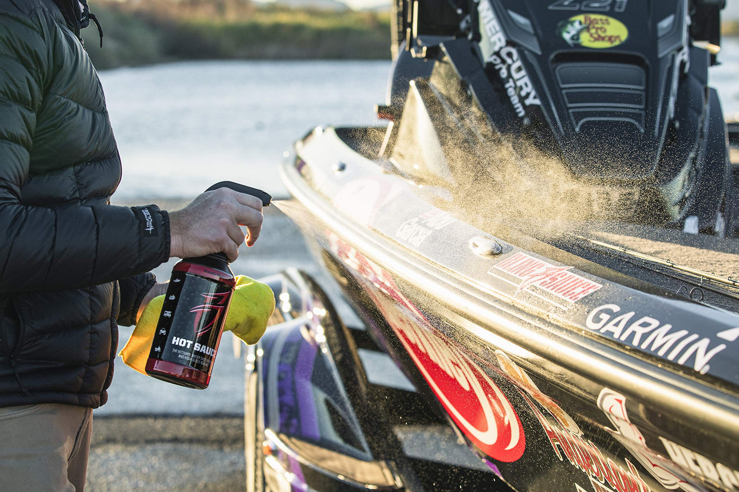 Boat Bling Hot Sauce Premium Hard Water Spot Remover w/High-Gloss Wax Sealants, 32 oz.