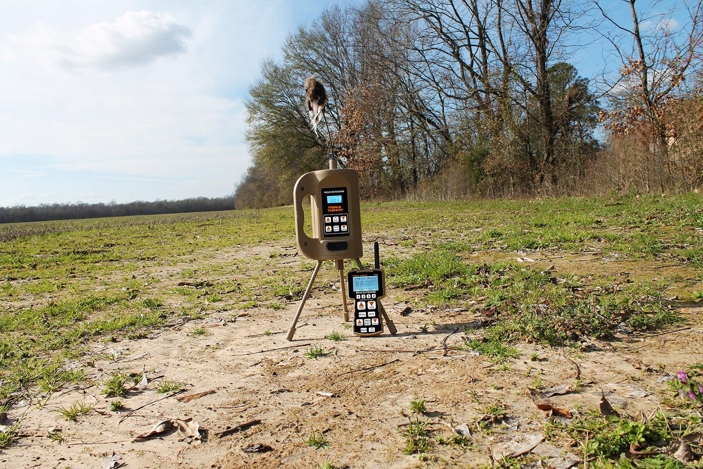 MOJO Triple Threat Predator Decoy & E-Caller – Complete Hunting System with 80 Sounds, Remote Control, Critter Decoy, Rechargeable Battery Compatible, and Durable Design