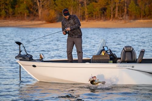 Lowrance Eagle 4", 5", 7" and 9" Fish Finders with IPS Screen