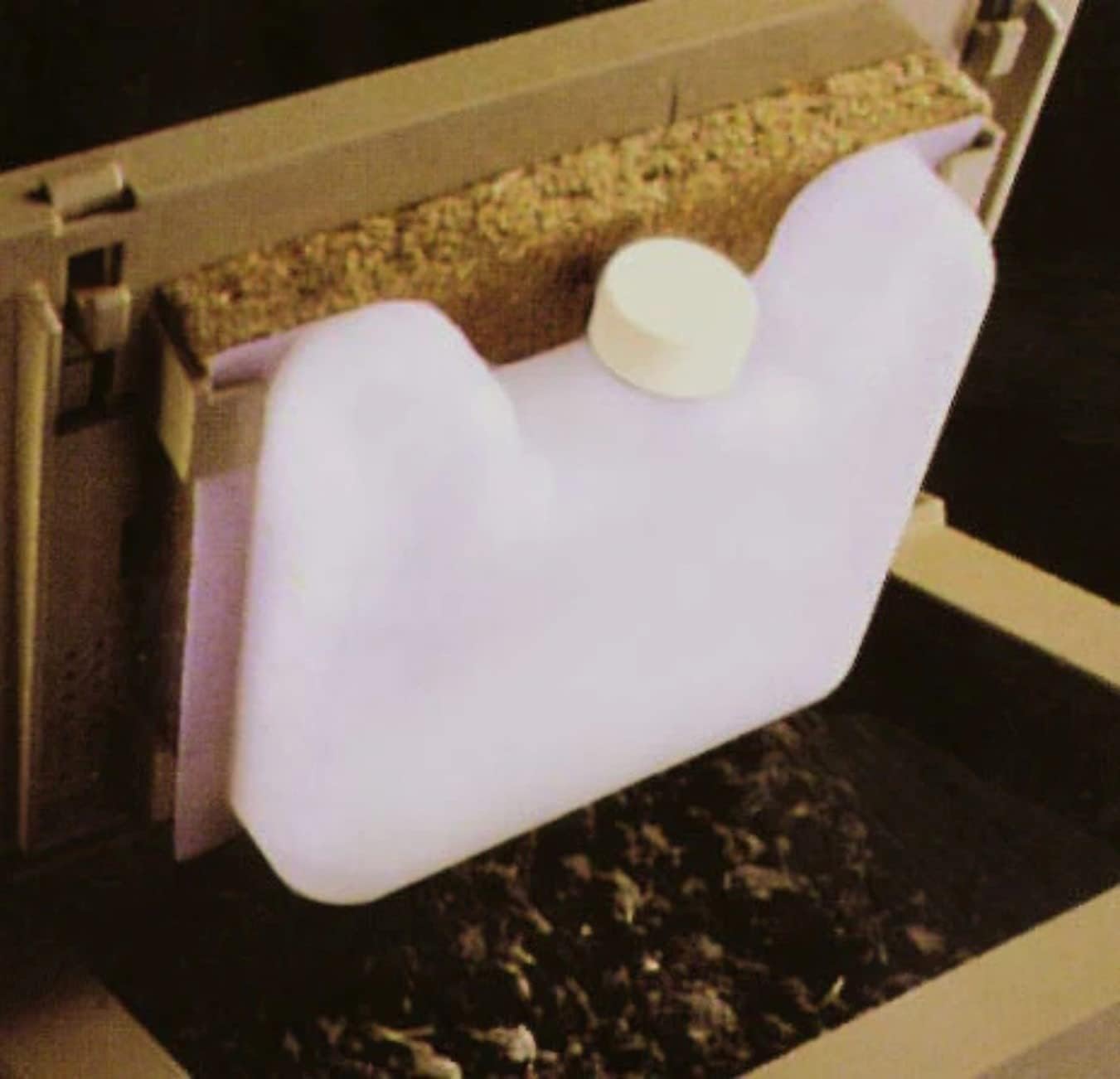 Intruder CrawlerCrib Nightcrawler Worm Bait Box, Keeps Bait Fresh, Packed with Good N' Lively Worm Bedding, Small Medium Large Deluxe (Large Single Door w/Chiller)