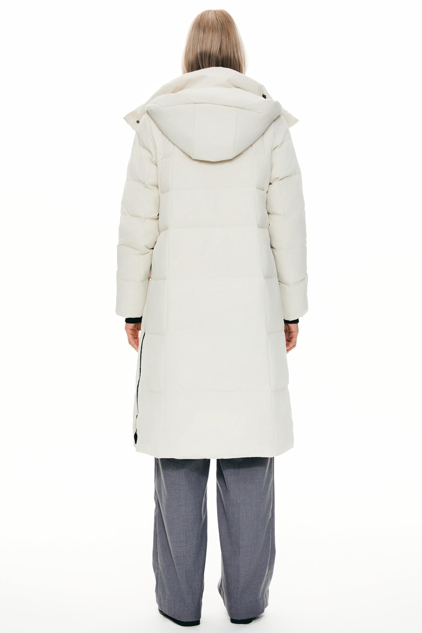 Orolay Women's Thickened Long Down Jacket Winter Down Coat Hooded Puffer Jacket with Side Zipper