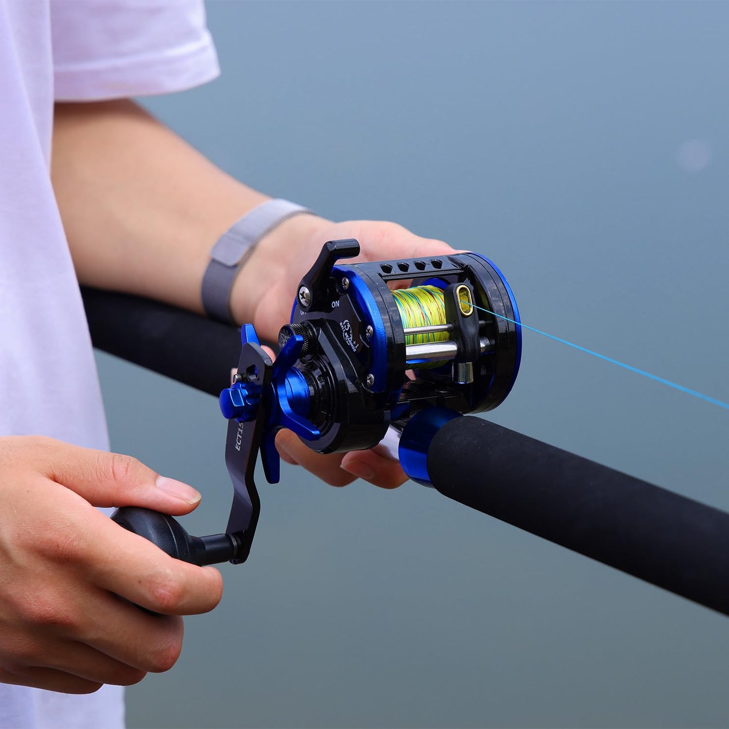 Baitcasting Fishing Reel, Smooth Powerful Round Baitcaster Reel, Saltwater Inshore Surf Trolling Reel, Conventional Reel for Catfish, Musky, Bass, Pike