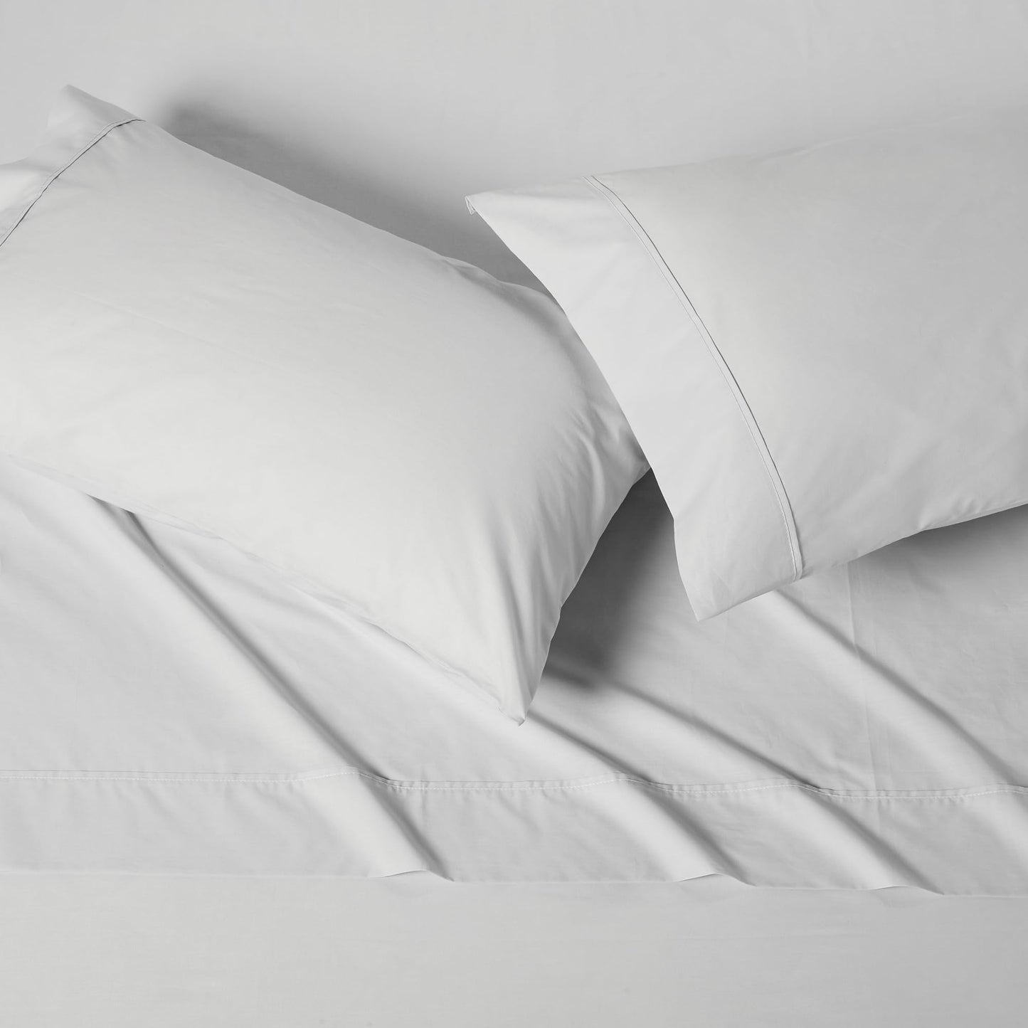 Amazon Basics 100% Organic Cotton Kids' Sheet Set with Pillowcase, Queen, Pale Gray