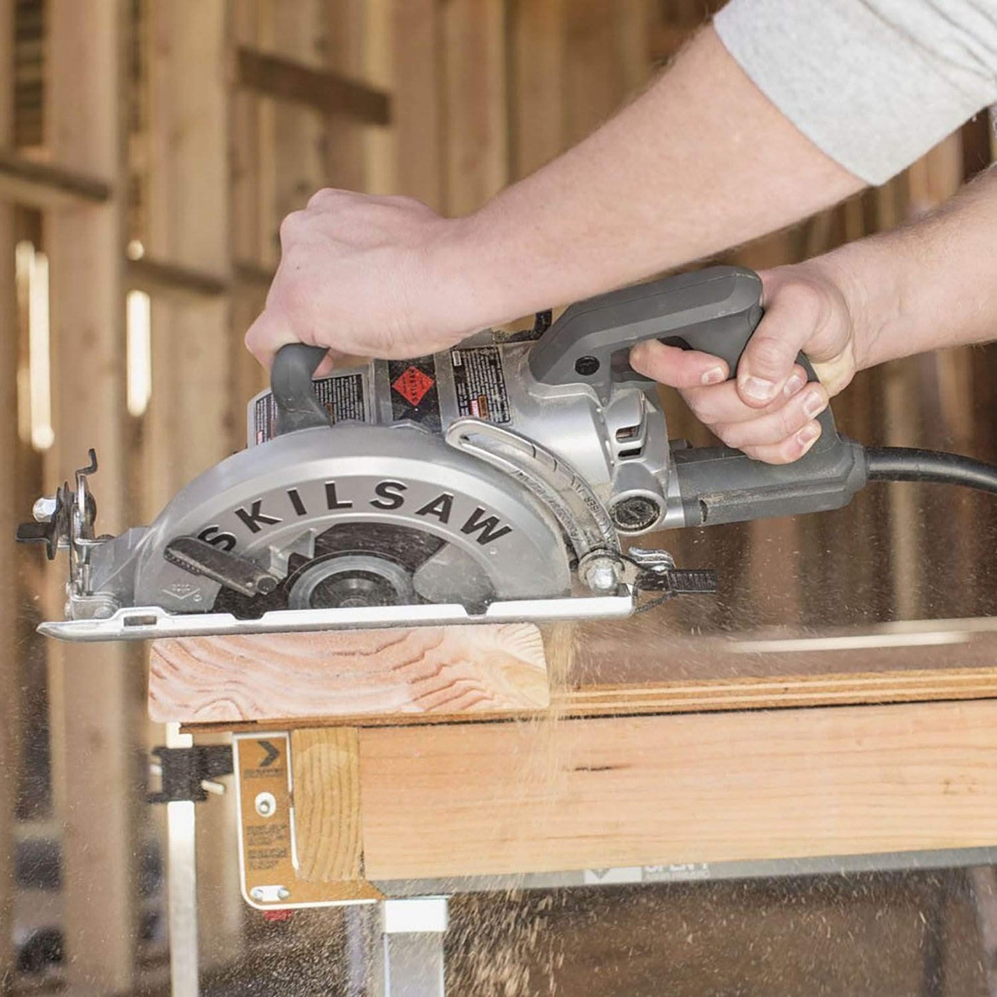 SKILSAW SPT77W-01 15-Amp 7-1/4-Inch Aluminum Worm Drive Circular Saw