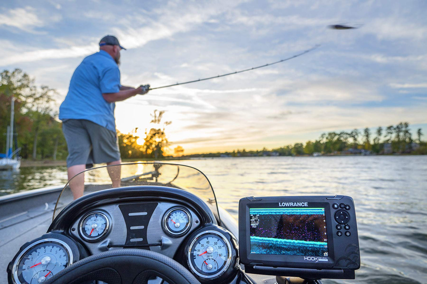 Lowrance HOOK Reveal 5", 7" and 9" Fish Finders with Transducers
