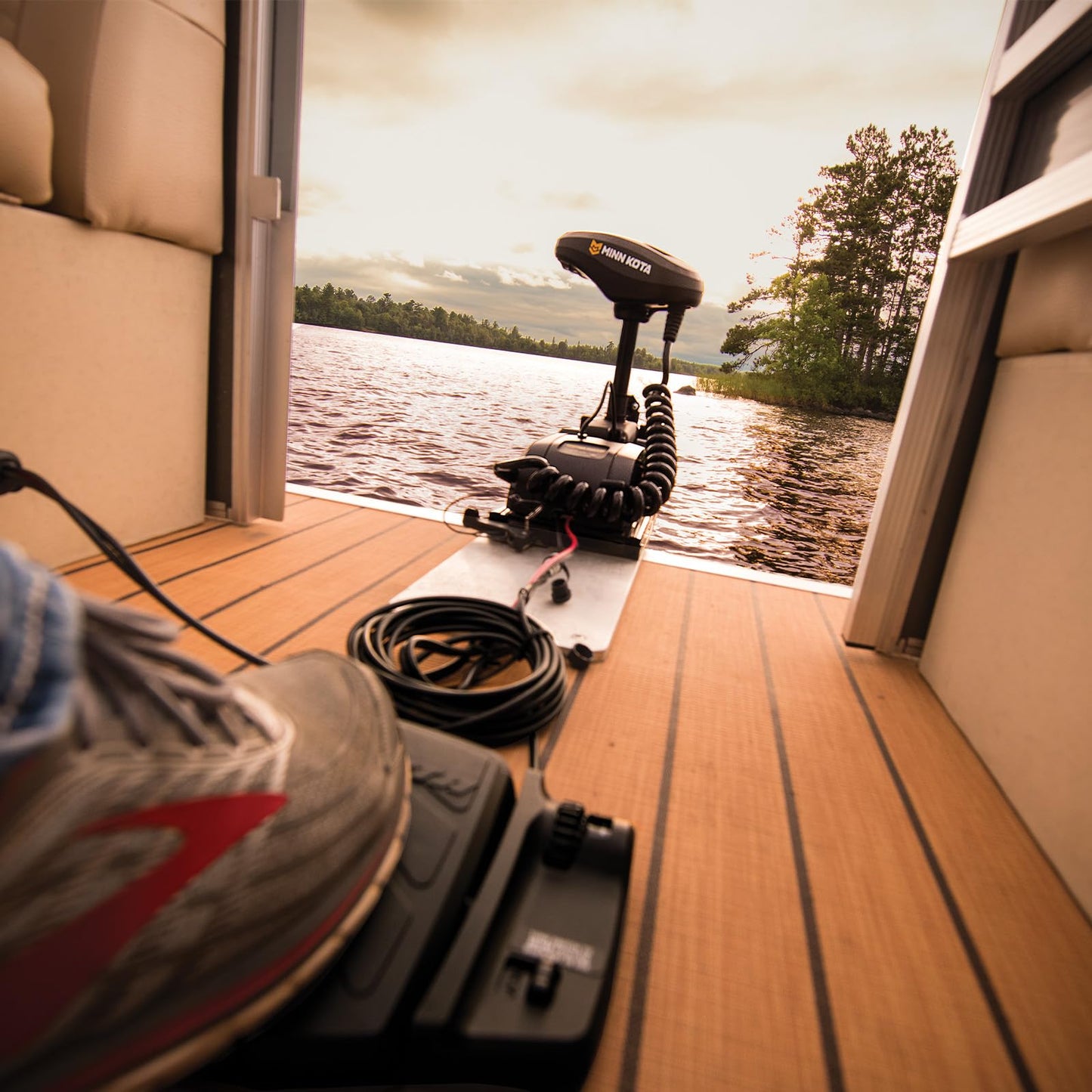 Minn Kota PowerDrive Bow-Mount Electric Trolling Motor with GPS – 55 Lb. Thrust, 54 in. Shaft, Freshwater