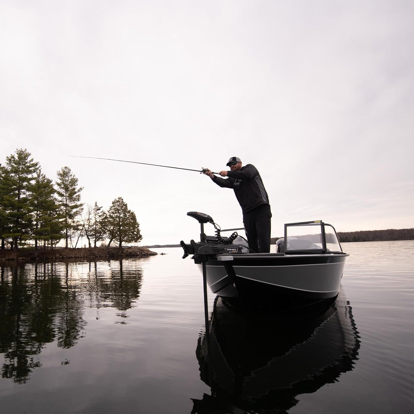 Minn Kota 1358382 Terrova 80 lb. Thrust, 60" Shaft, Dual Spectrum Chirp Sonar, Wireless Remote