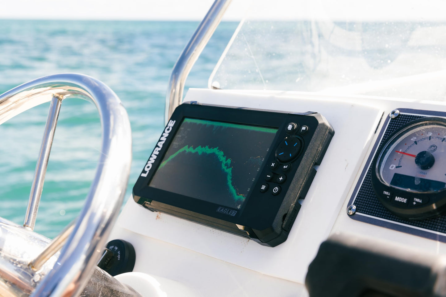 Lowrance Eagle 4", 5", 7" and 9" Fish Finders with IPS Screen