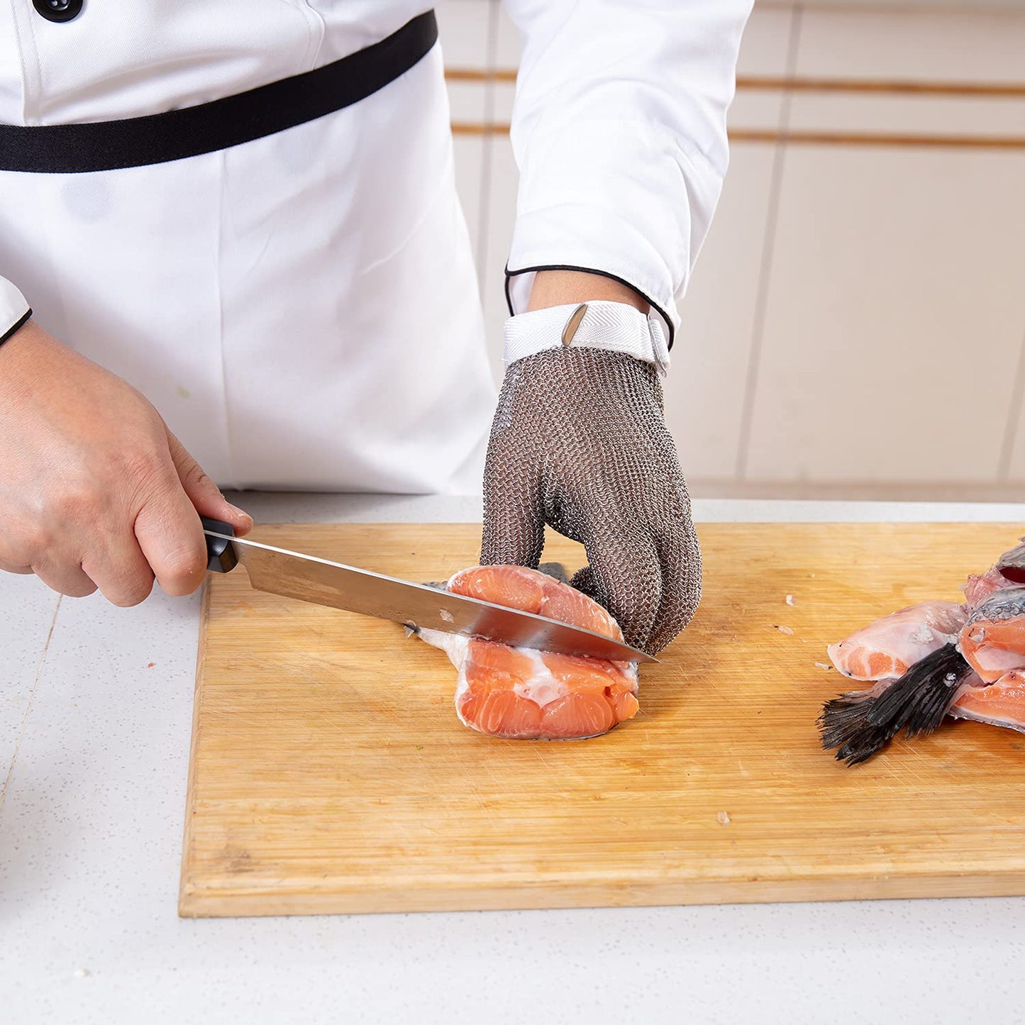 Dowellife Level 9 Cut Resistant Glove - Stainless Steel Mesh Metal Glove for Butcher, Meat Cutting, Oyster Shucking, Kitchen Mandoline, Chef Slicing, Fish Fillet (X-Large)