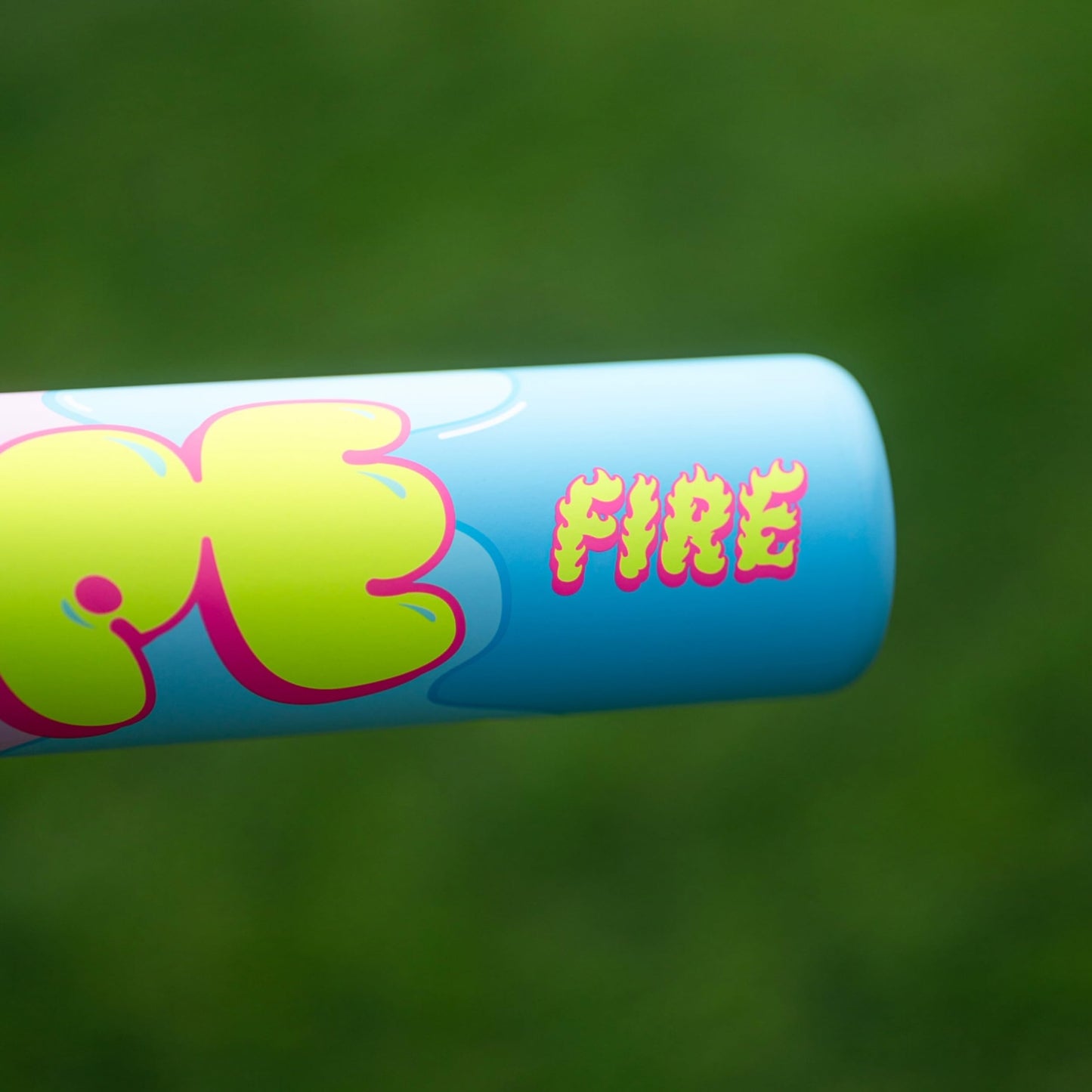 Easton | 2026 | Hype FIRE Pool Party Baseball Bat | USSSA | -10 Drop | 2 3/4" Barrel | 2 Pc. Composite | 28 Inch