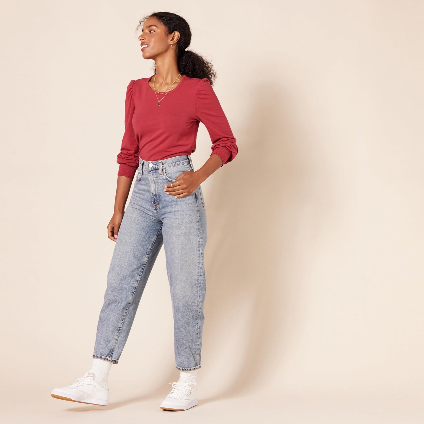 Amazon Essentials Women's Long-Sleeve Crewneck Smocked Cuff T-Shirt
