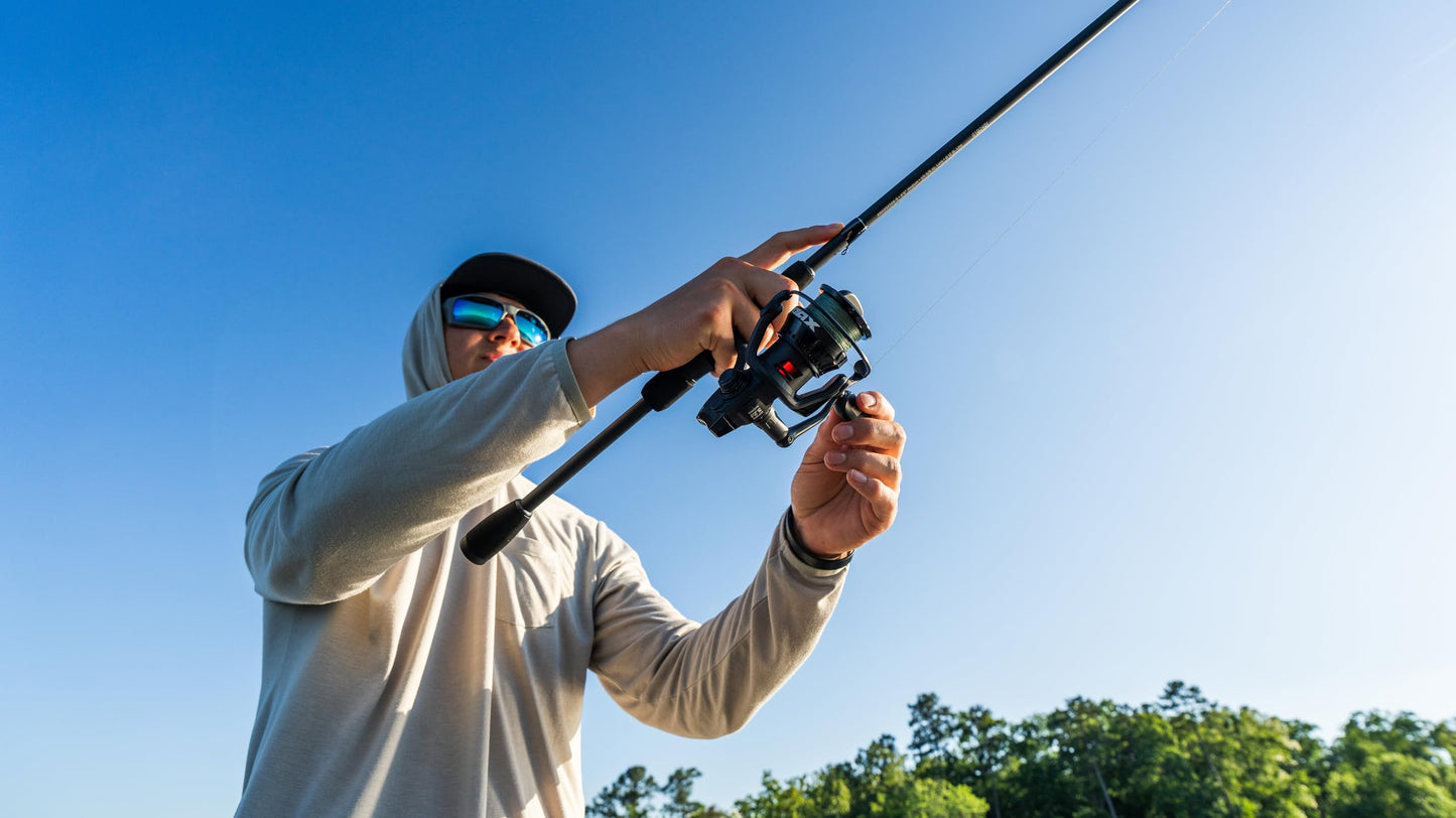 Abu Garcia Max SX Size 750 Spinning Fishing Reel, High-Performance Freshwater Reel, A-Symmetric Carbon Frame and Rotor, Durable & Lightweight Construction, Max Drag of 6.4lb | 2.9kg