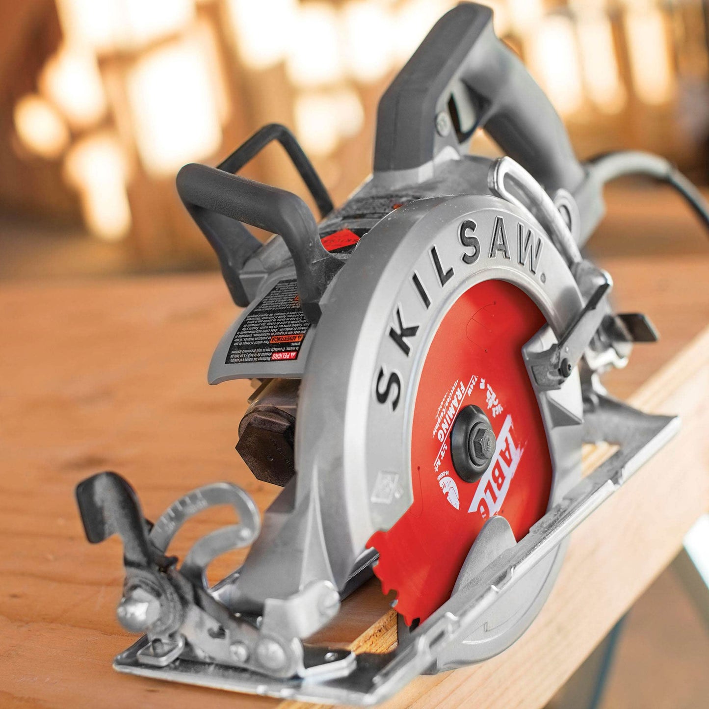 SKILSAW SPT77W-01 15-Amp 7-1/4-Inch Aluminum Worm Drive Circular Saw